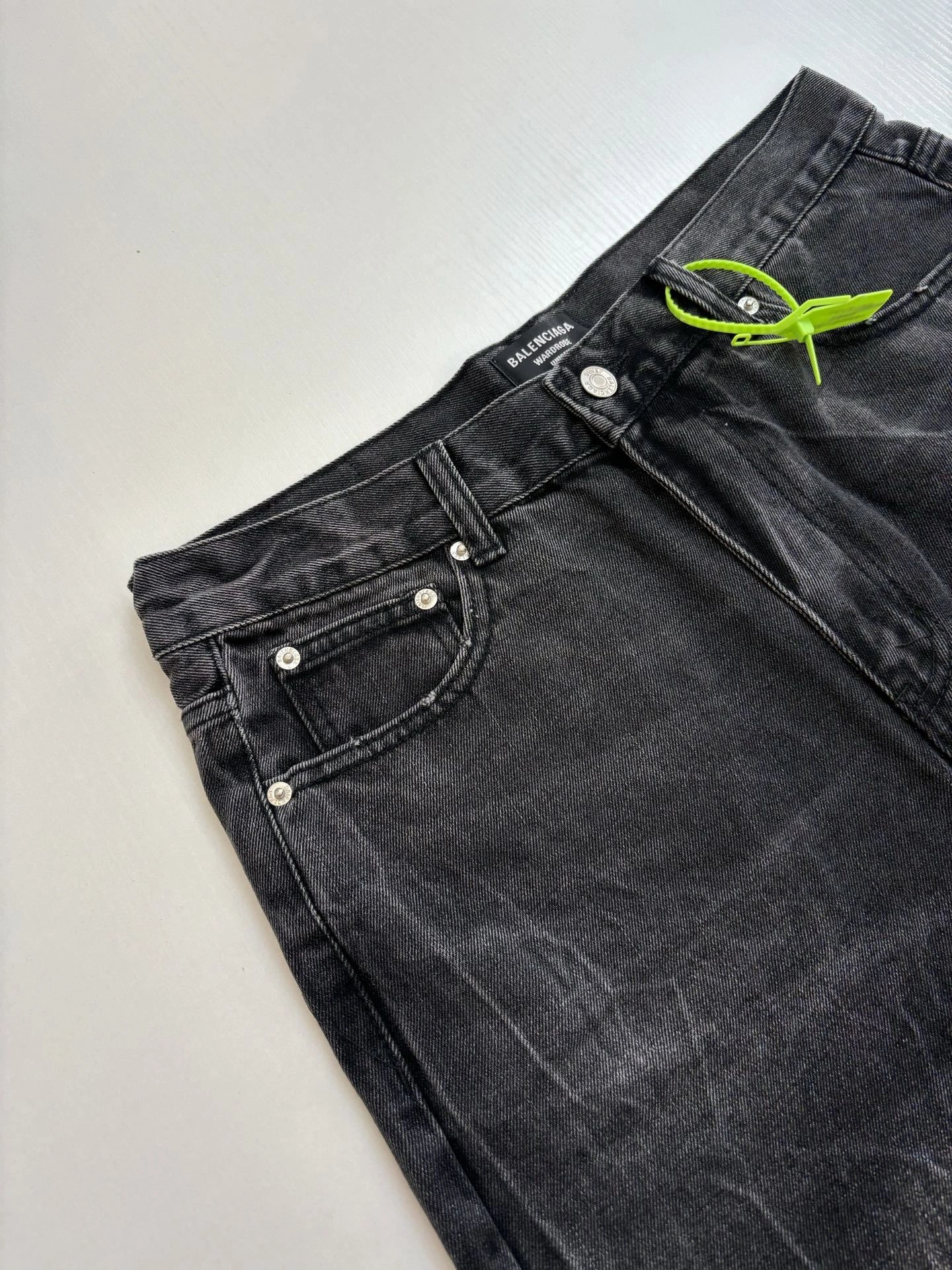 wg.luxury- 218593i16 item:E-F000G2499H